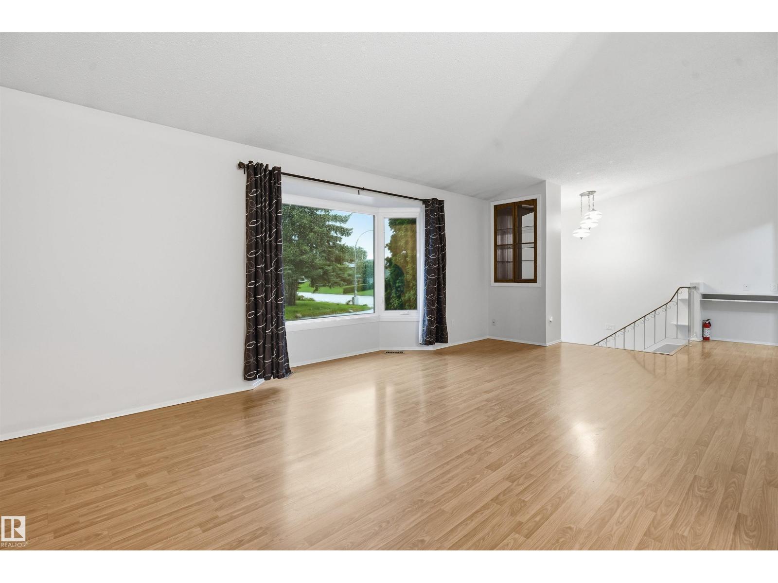 6903 151 AV NW - 14