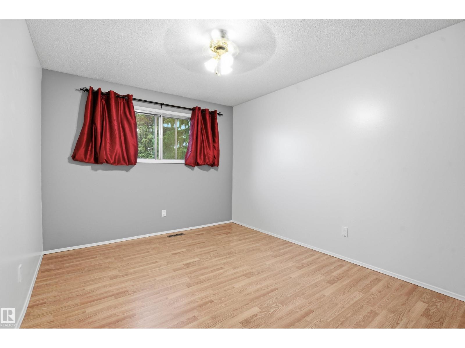 6903 151 AV NW - 22
