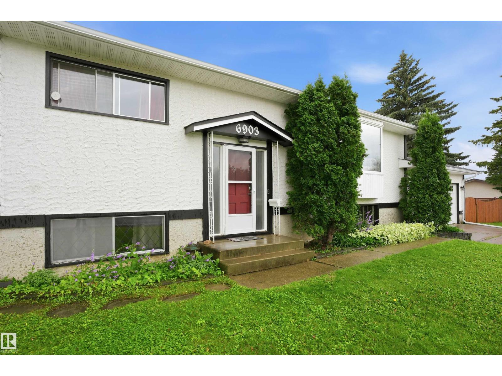 6903 151 AV NW - 4