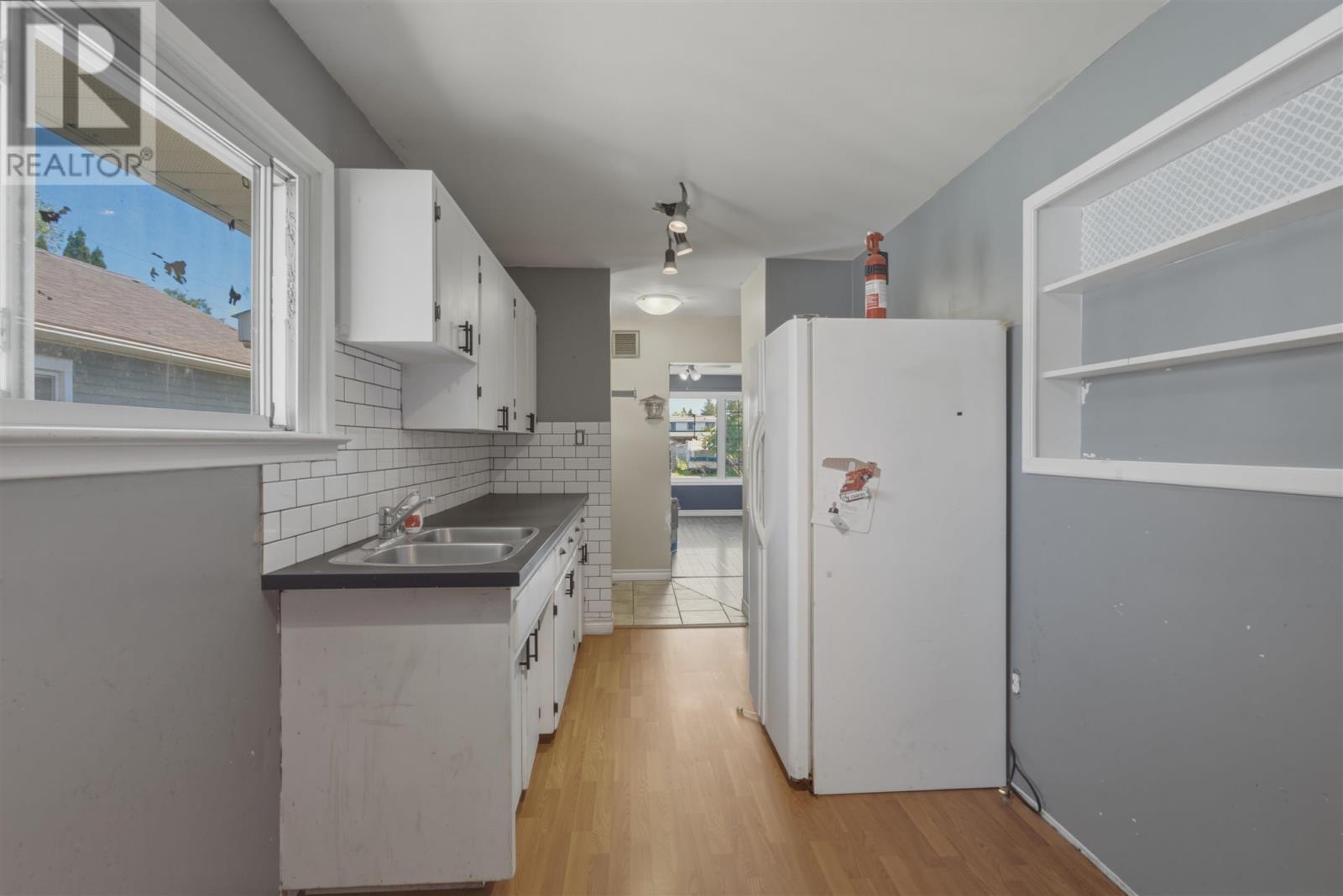 183 Glasgow Ave - 11