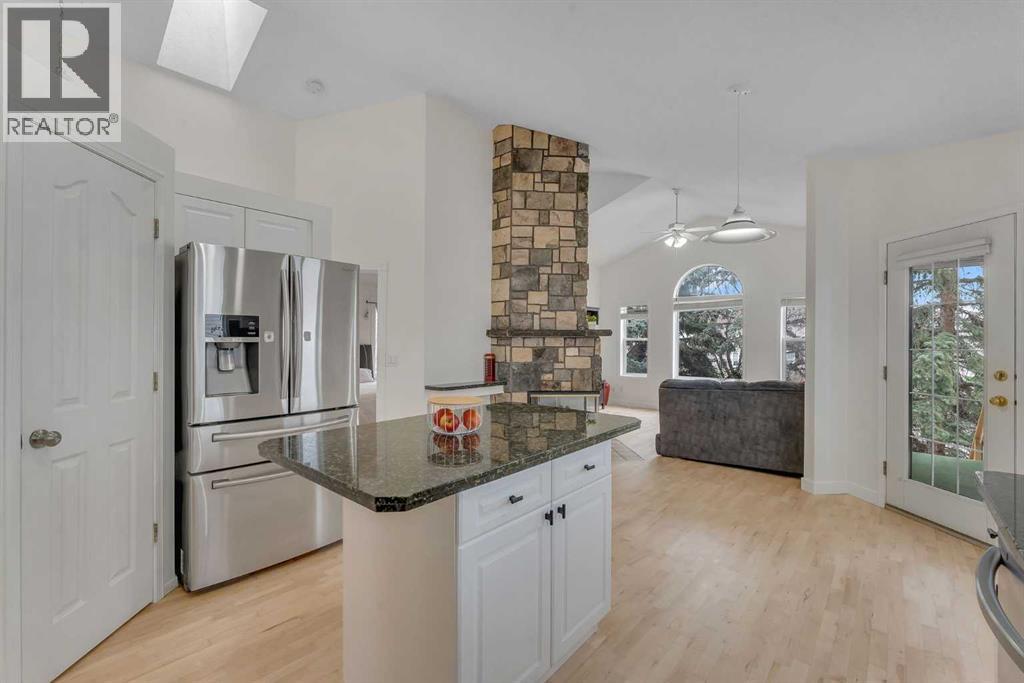 44 Douglas Glen Crescent, Douglasdale/Glen, Calgary photo 1