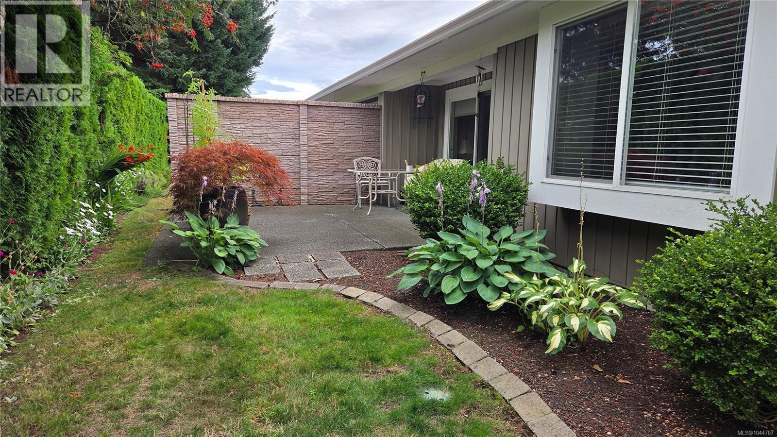 #129 1919 St. Andrews Pl - Image 3