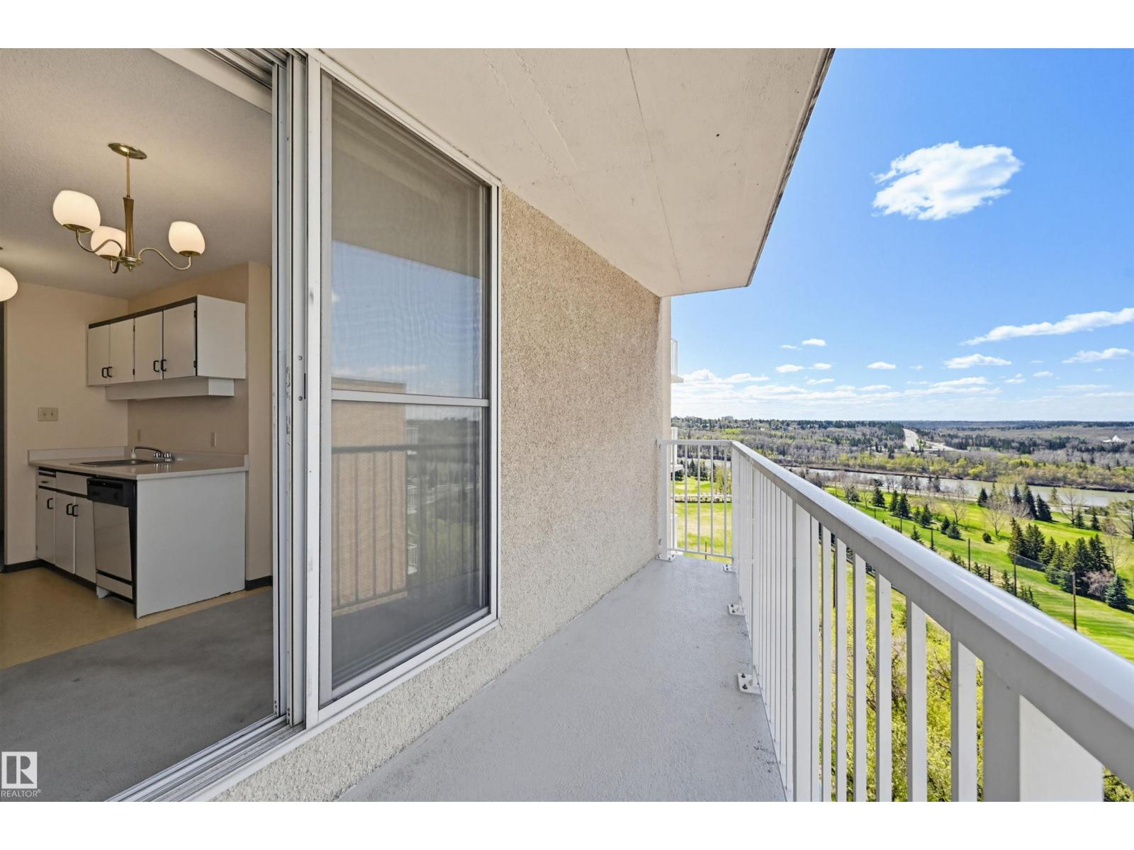 #701 12141 JASPER AV NW - 18