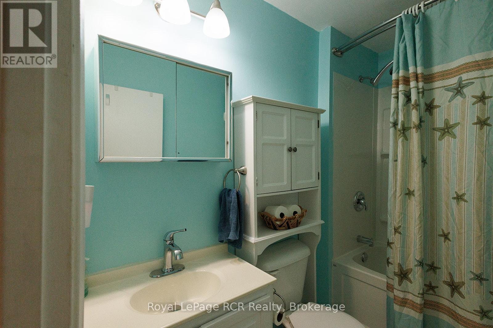223 DIVISION STREET - Image 15