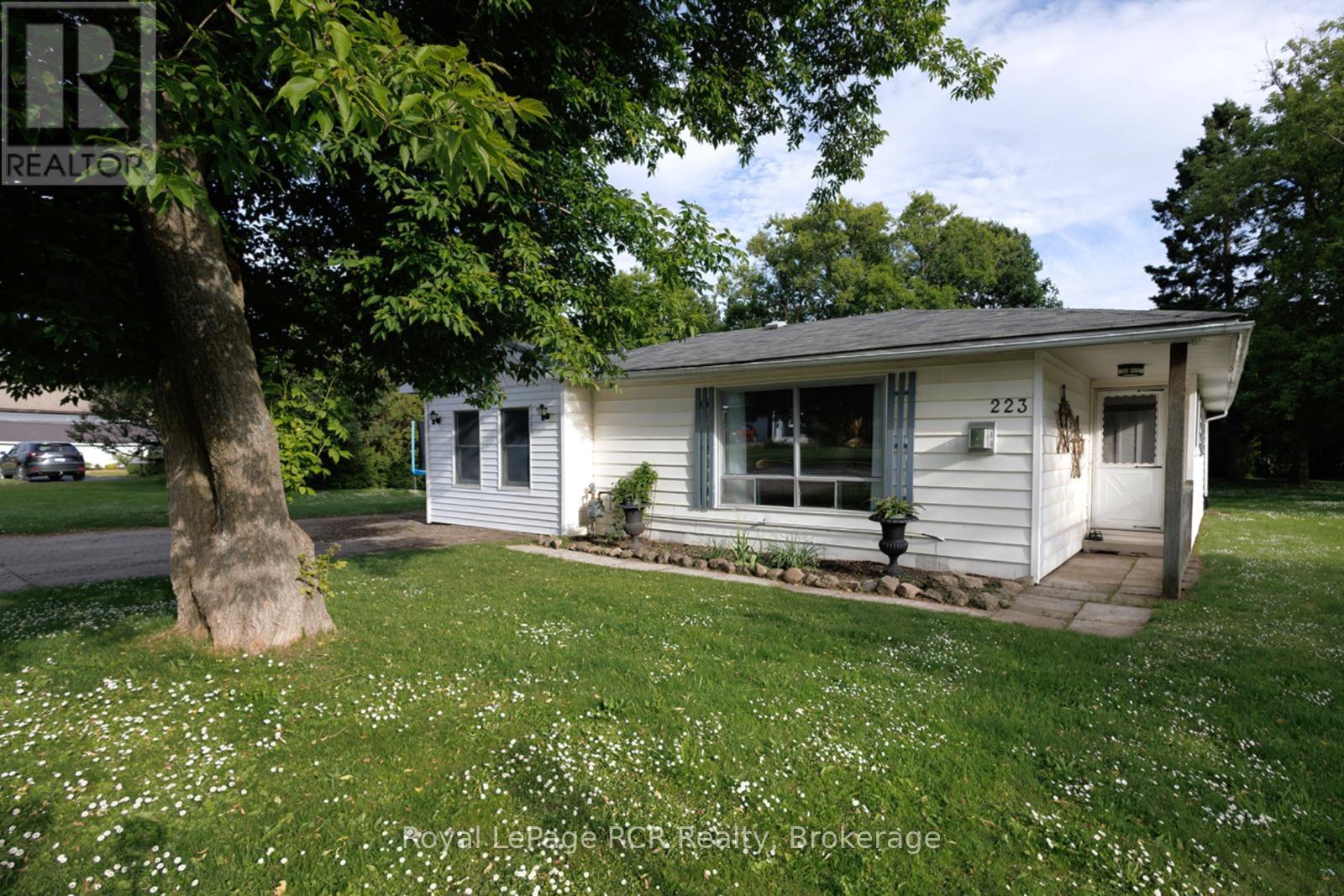 223 DIVISION STREET - Image 4
