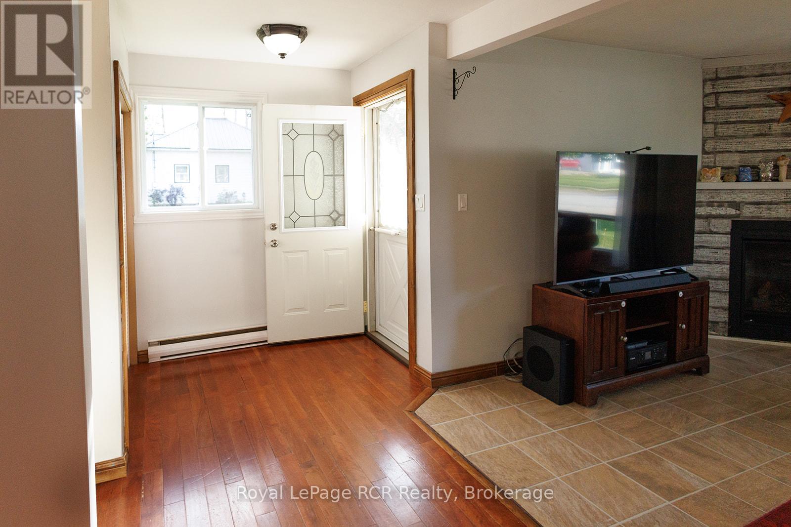 223 DIVISION STREET - Image 7