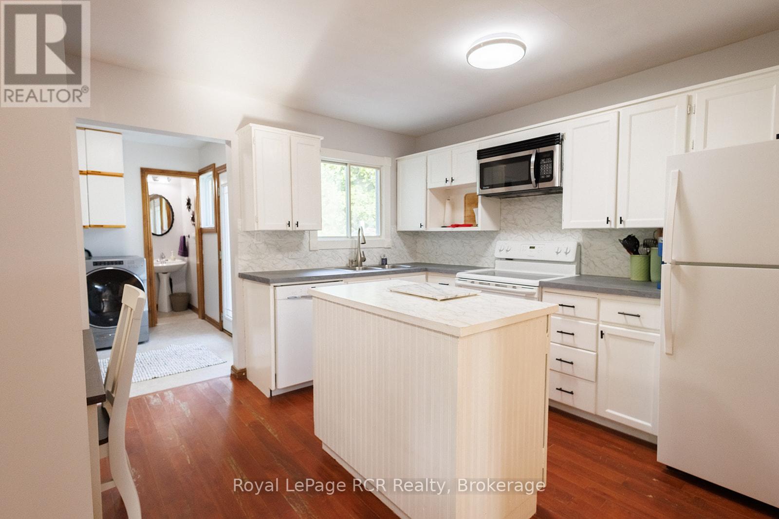 223 DIVISION STREET - Image 8