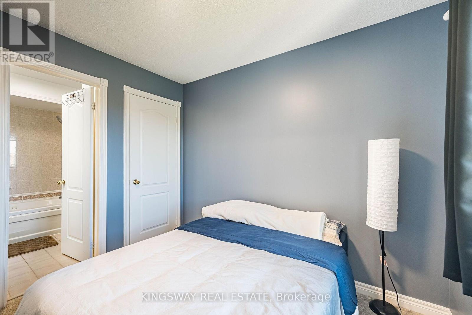 2057 WHITE DOVE CIRCLE - Image 24