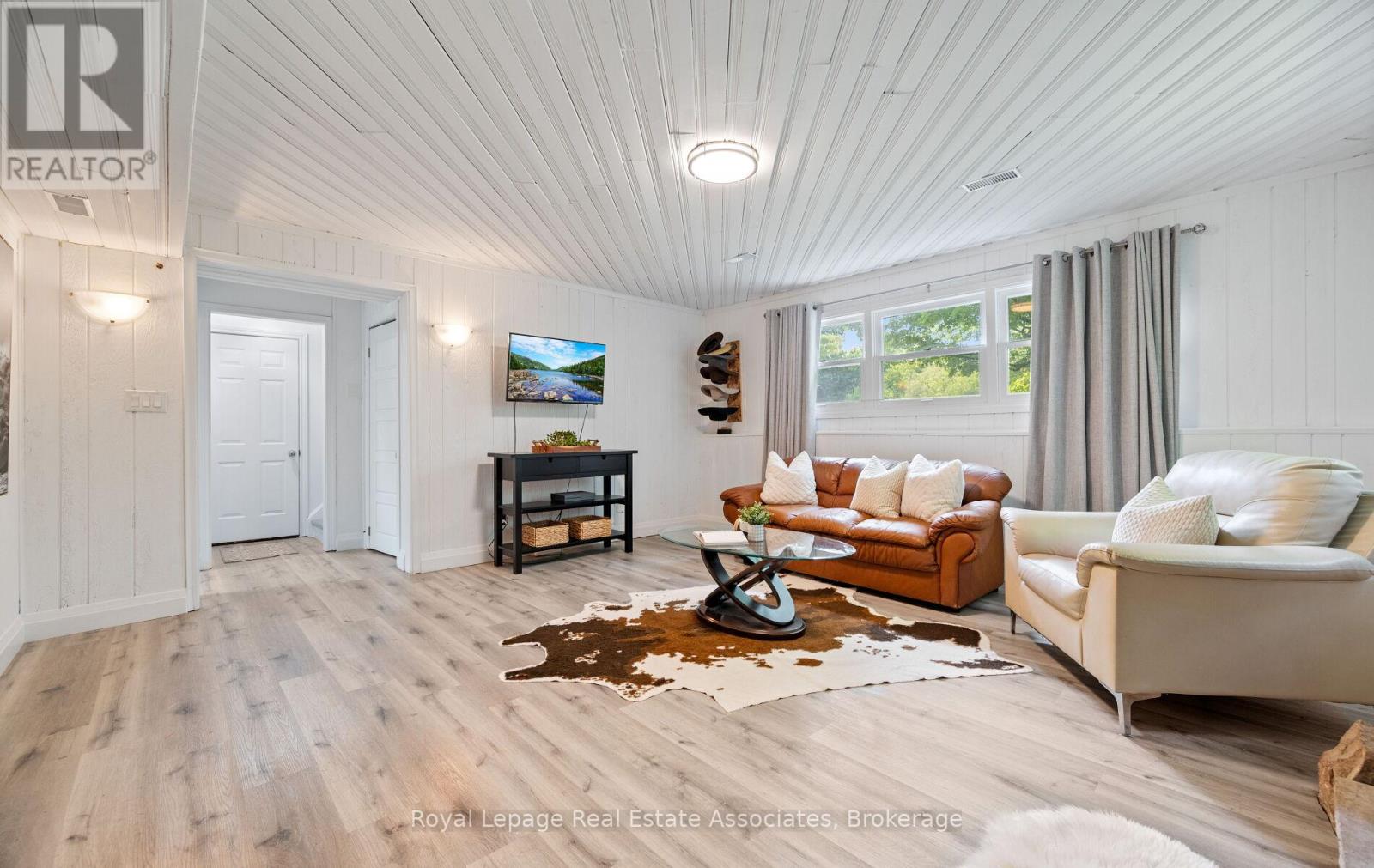 7462 15 SIDE ROAD - Image 29