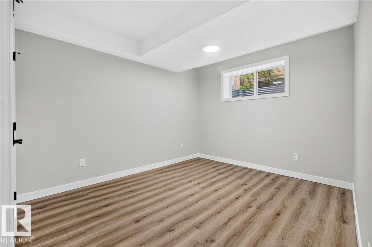 9814 155 ST NW - 43