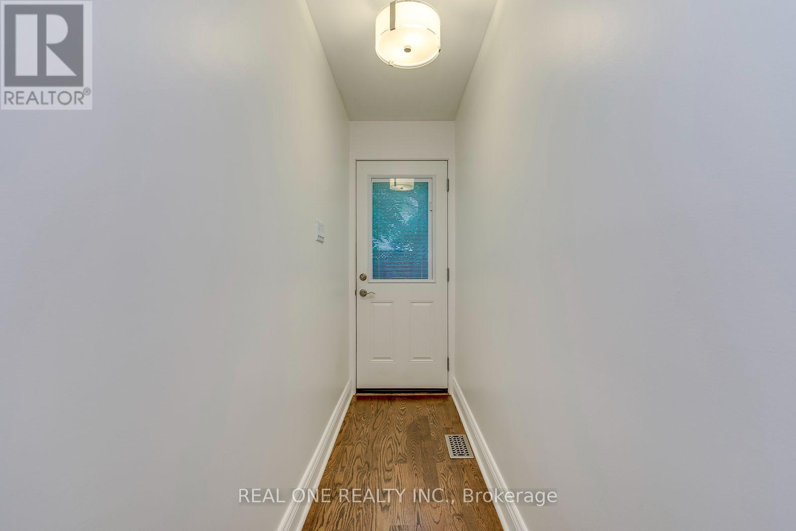 28 OSBORNE CRESCENT - 33