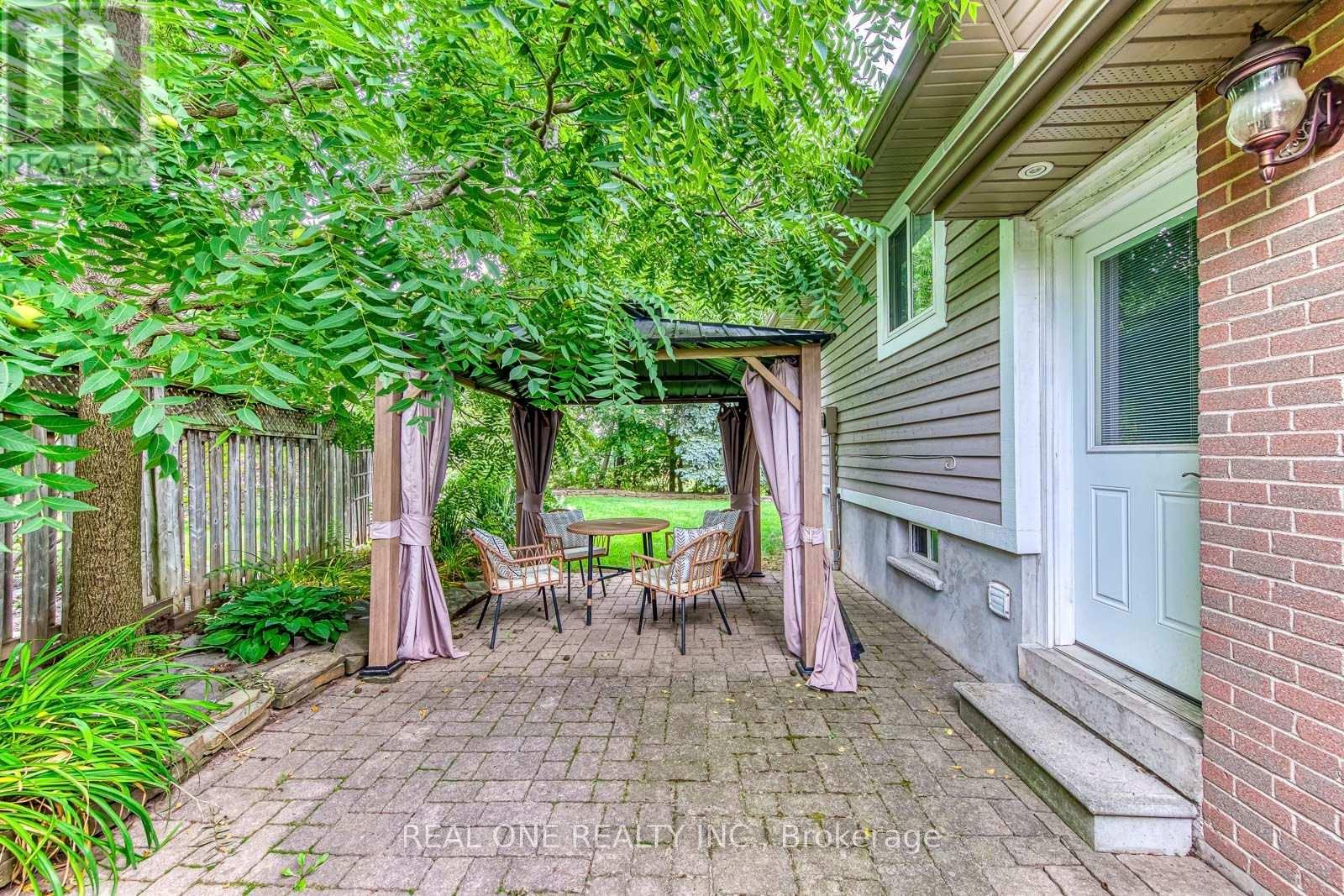 28 OSBORNE CRESCENT - 42