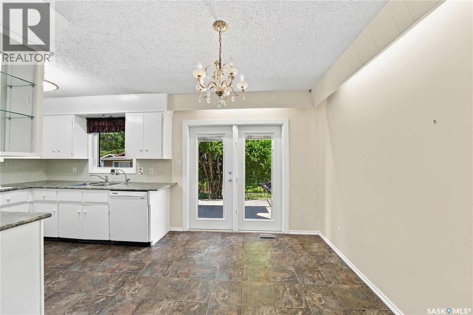 725 7th STREET E - 14