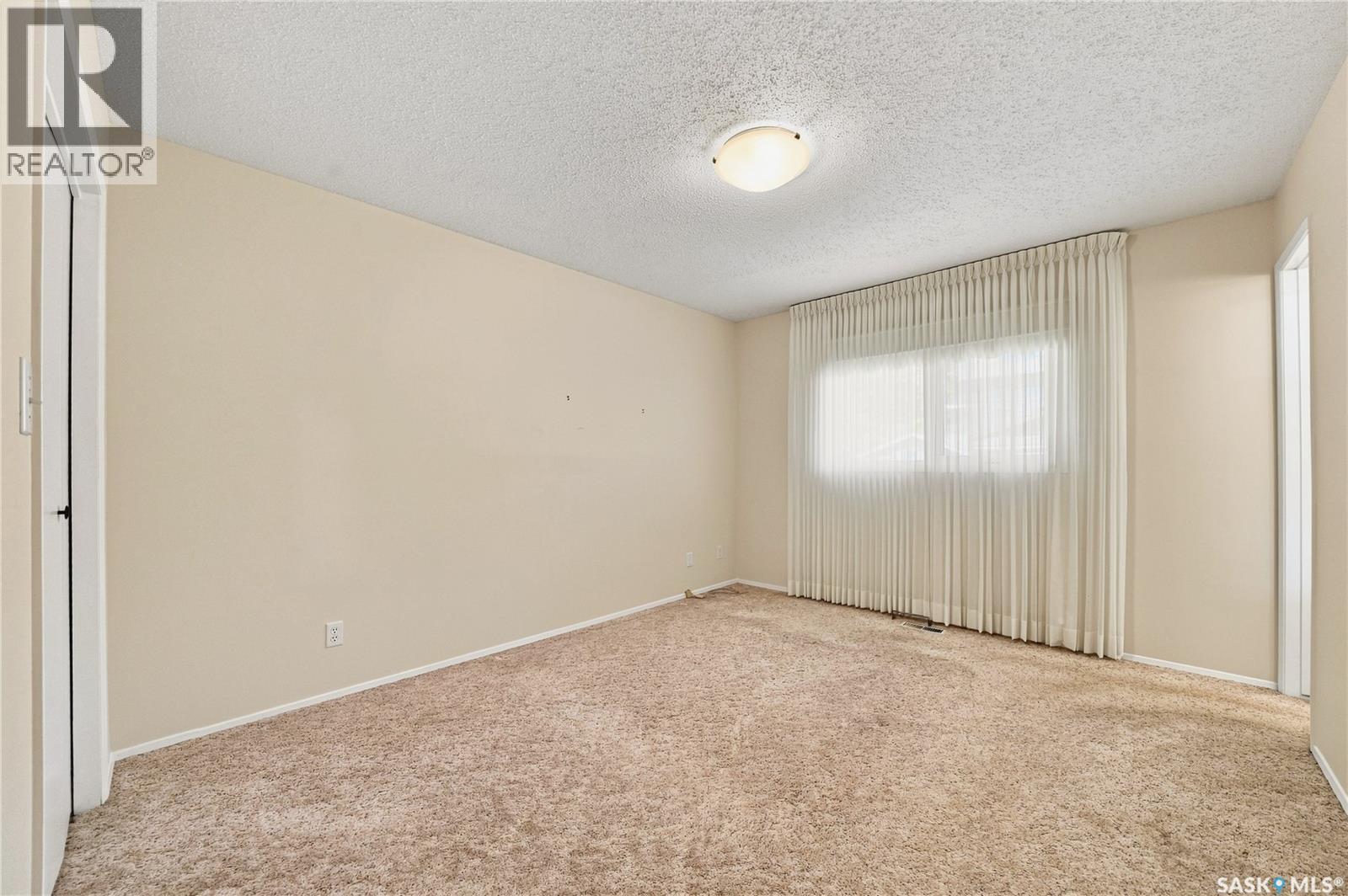 725 7th STREET E - Image 16