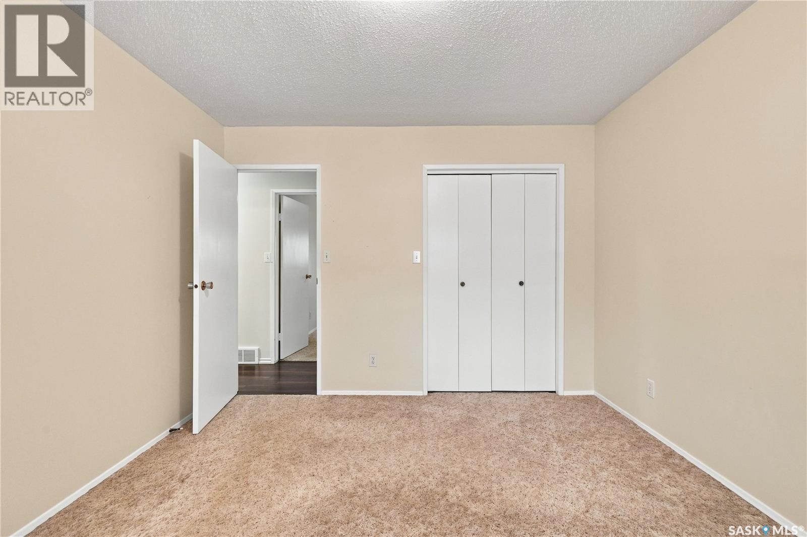 725 7th STREET E - Image 17