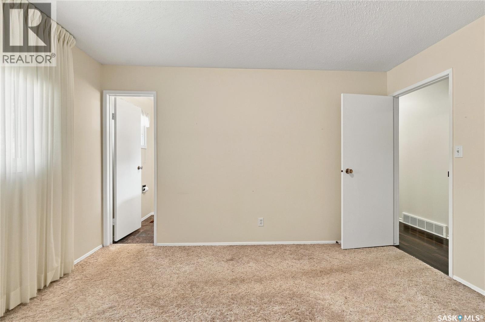 725 7th STREET E - Image 18