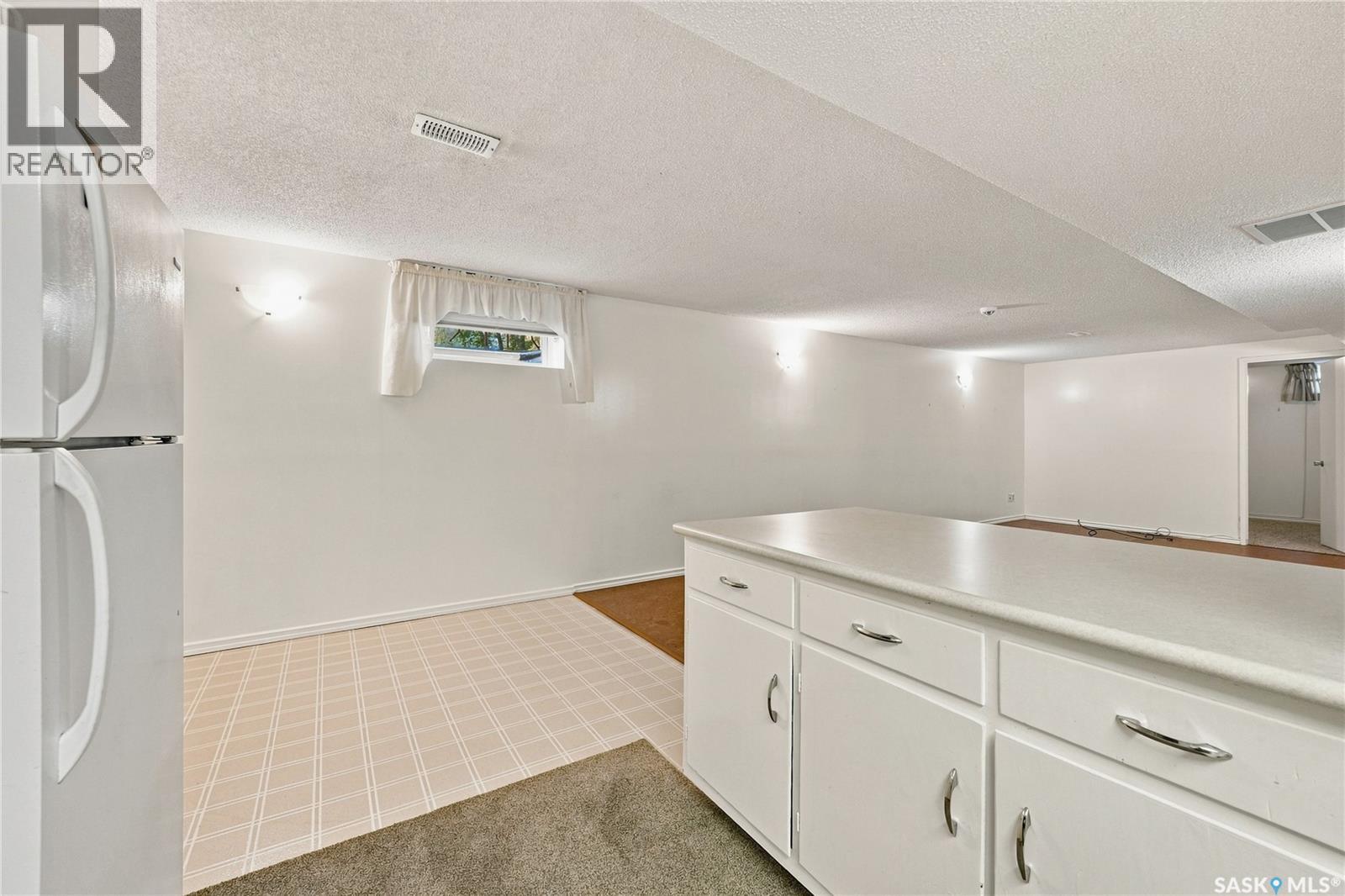 725 7th STREET E - Image 33