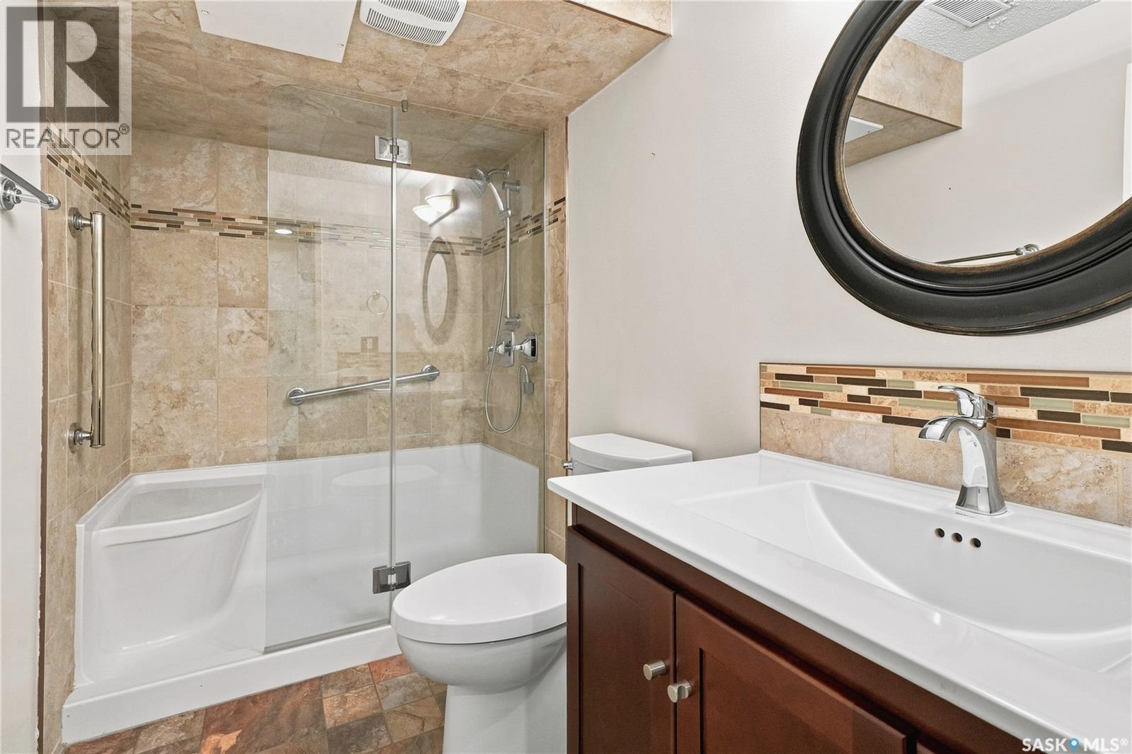 725 7th STREET E - Image 40