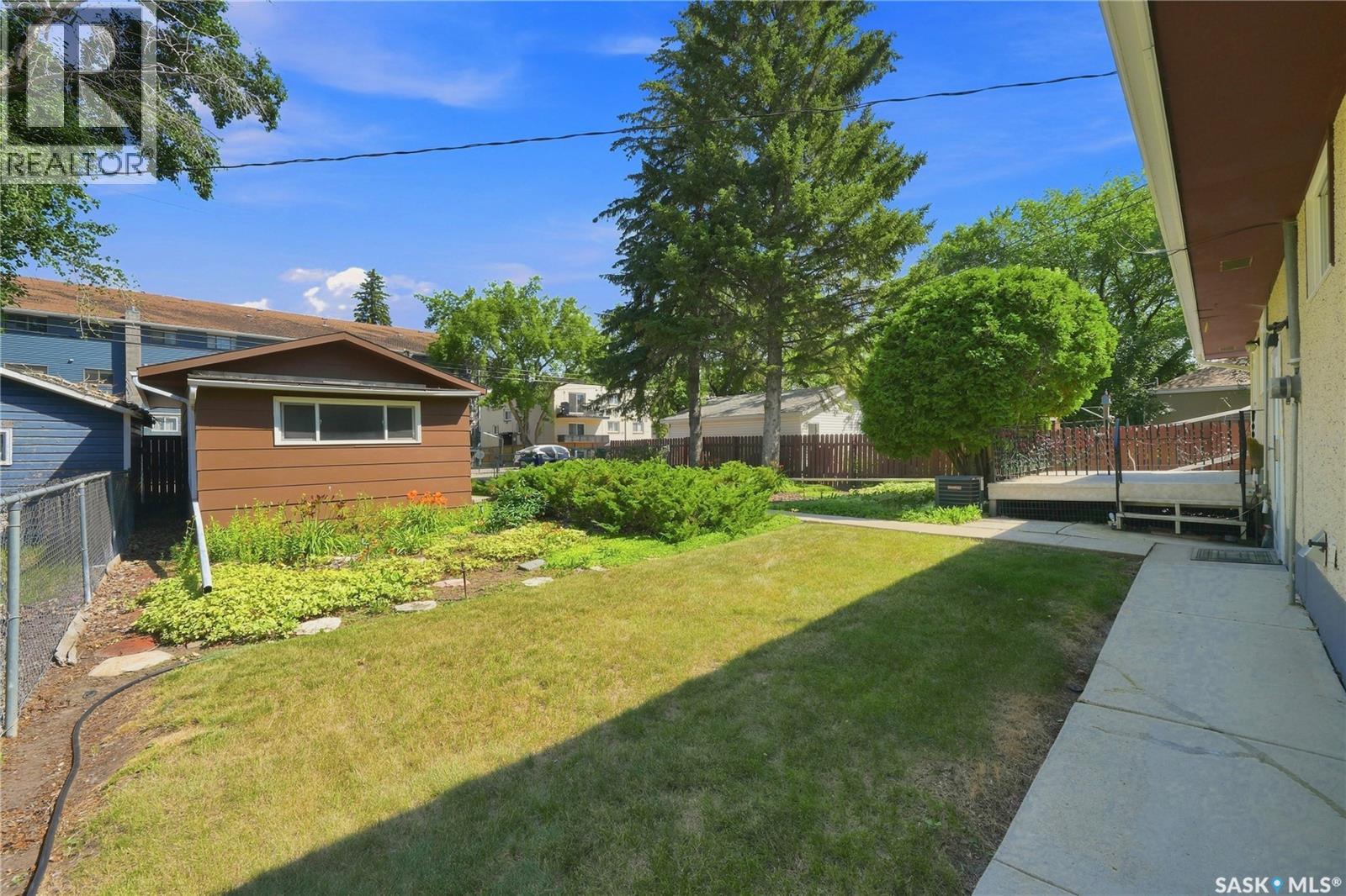 725 7th STREET E - Image 50