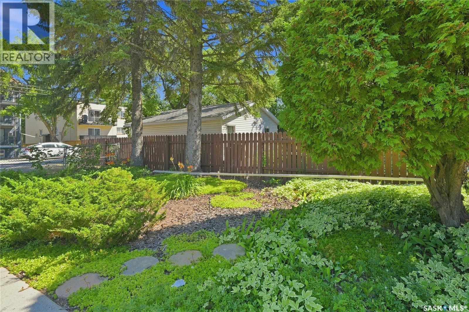 725 7th STREET E - 52