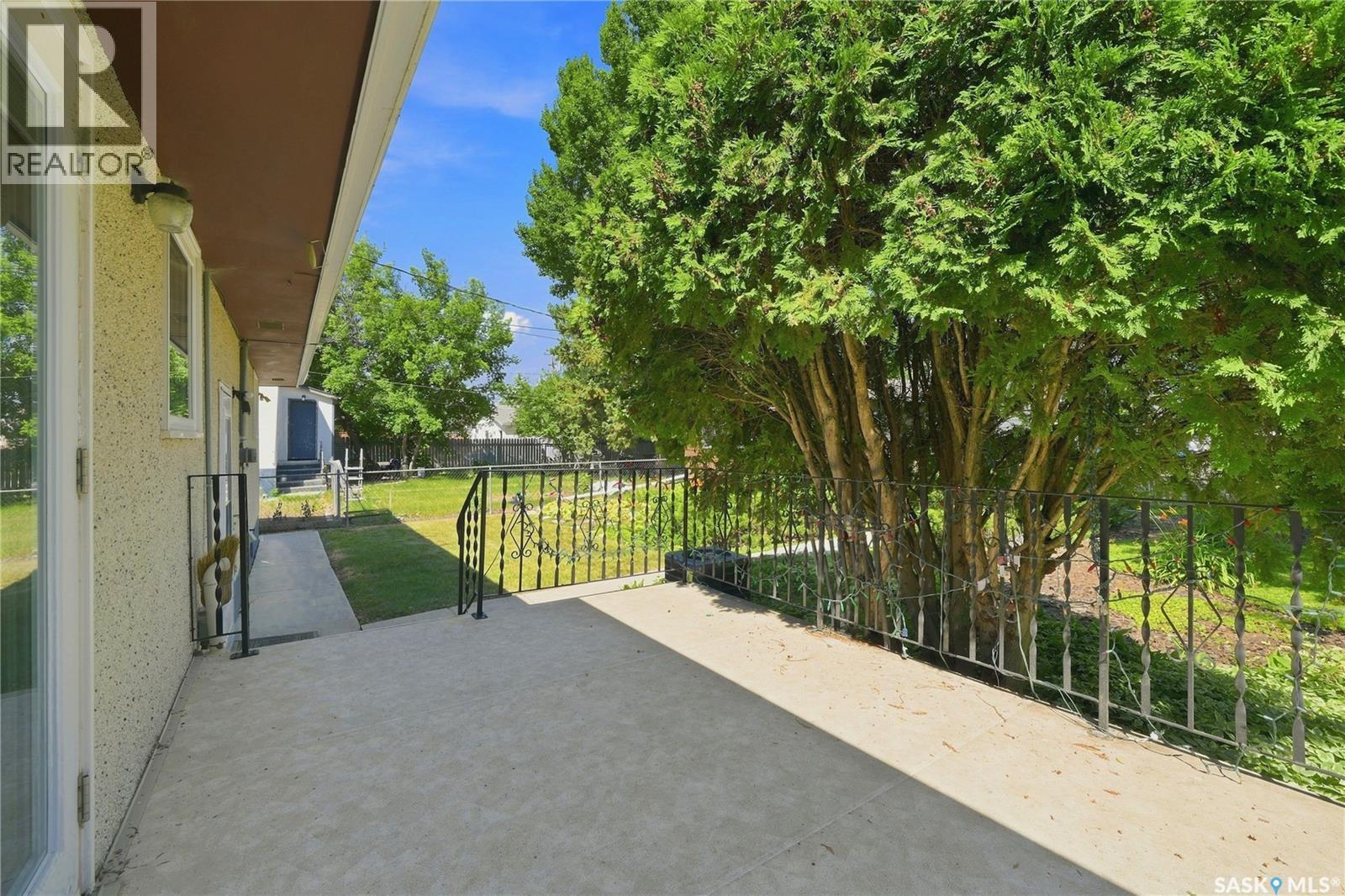 725 7th STREET E - Image 55