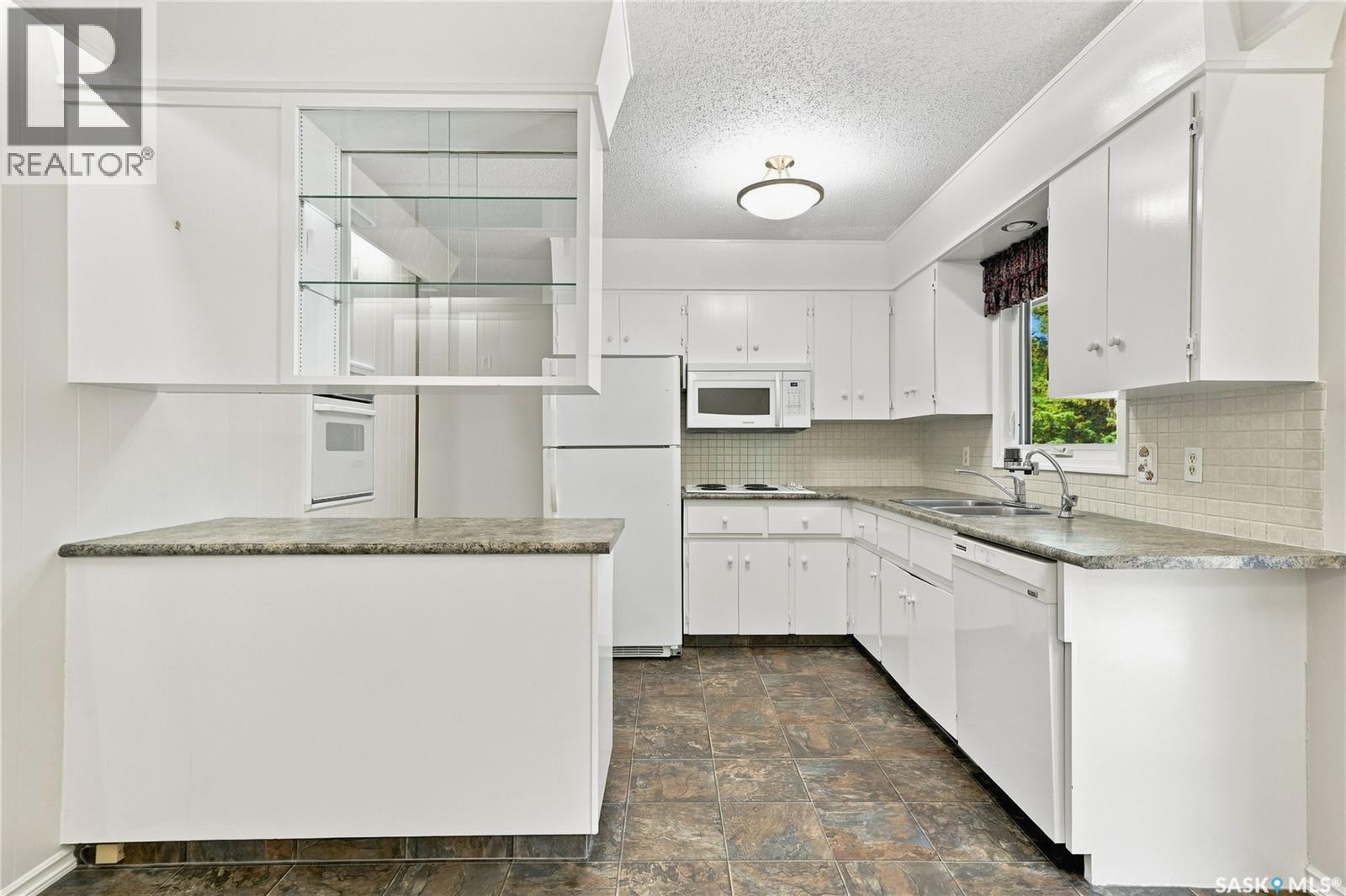 725 7th STREET E - 7
