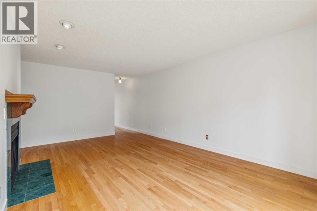 1110 14 Avenue SW - 13