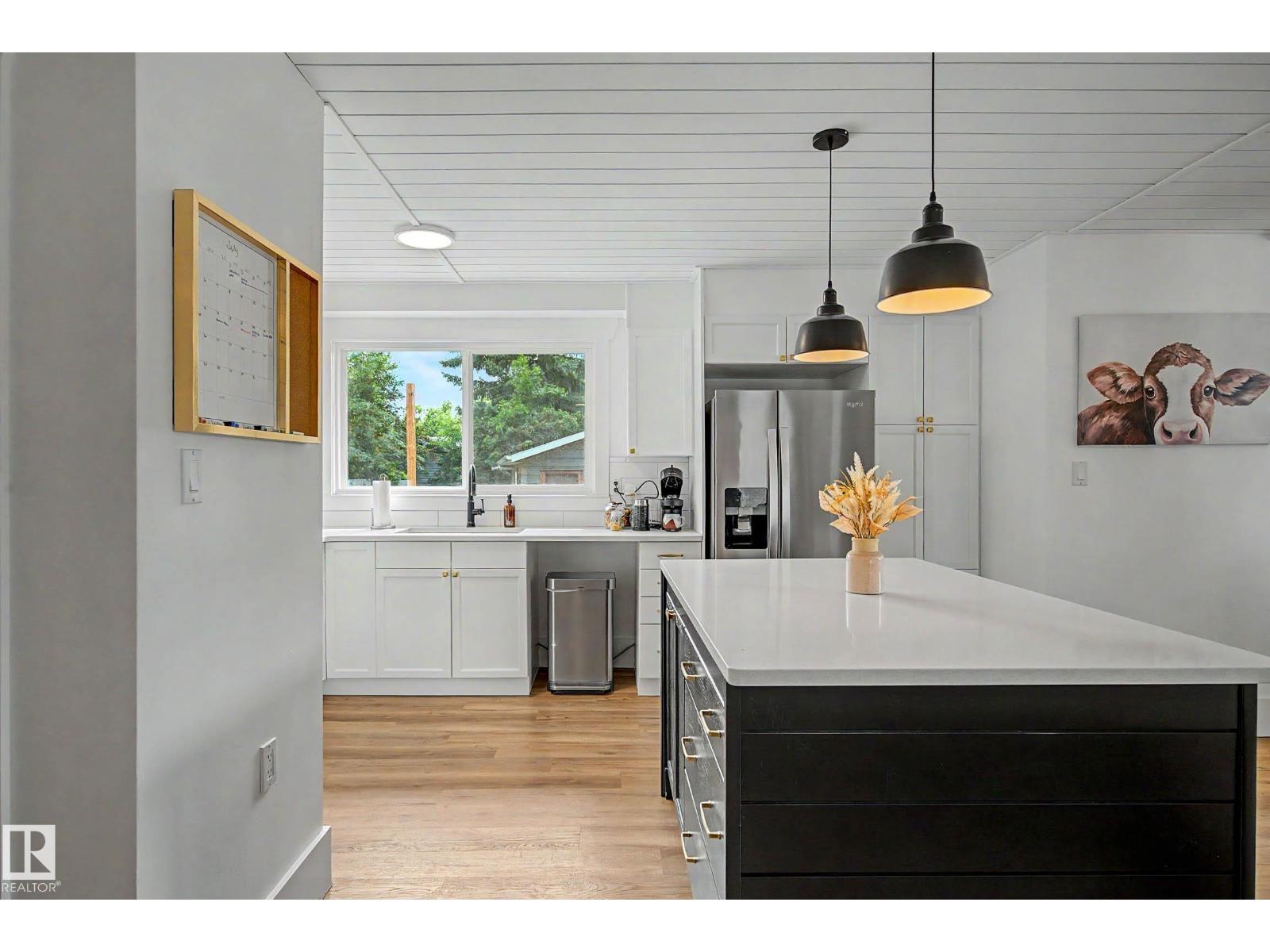 4305 43A AV - Image 15