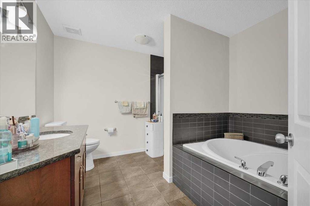 226 Sunset Point, Cochrane