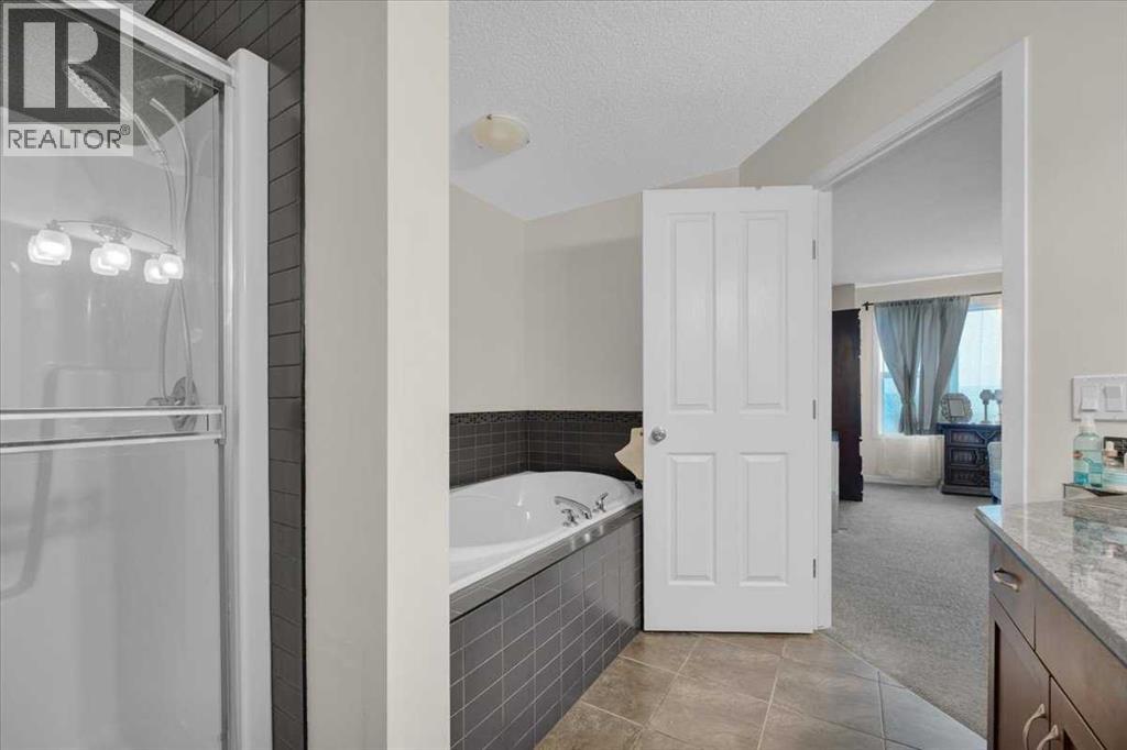 226 Sunset Point, Cochrane