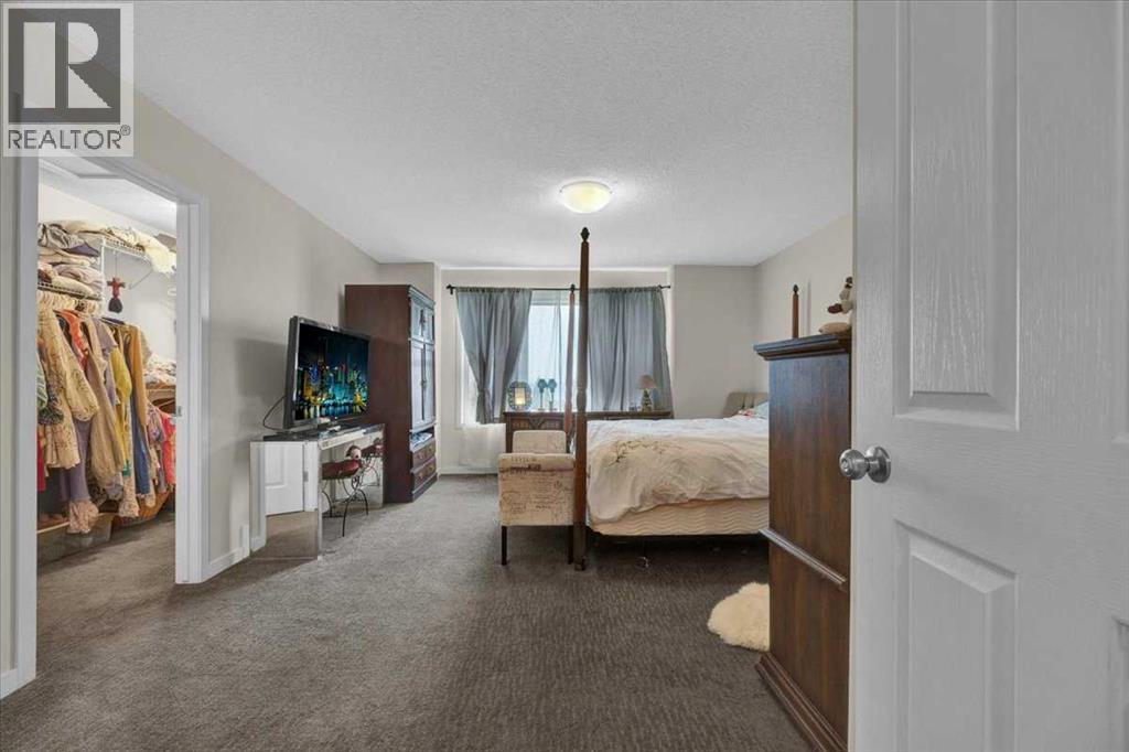 226 Sunset Point, Cochrane