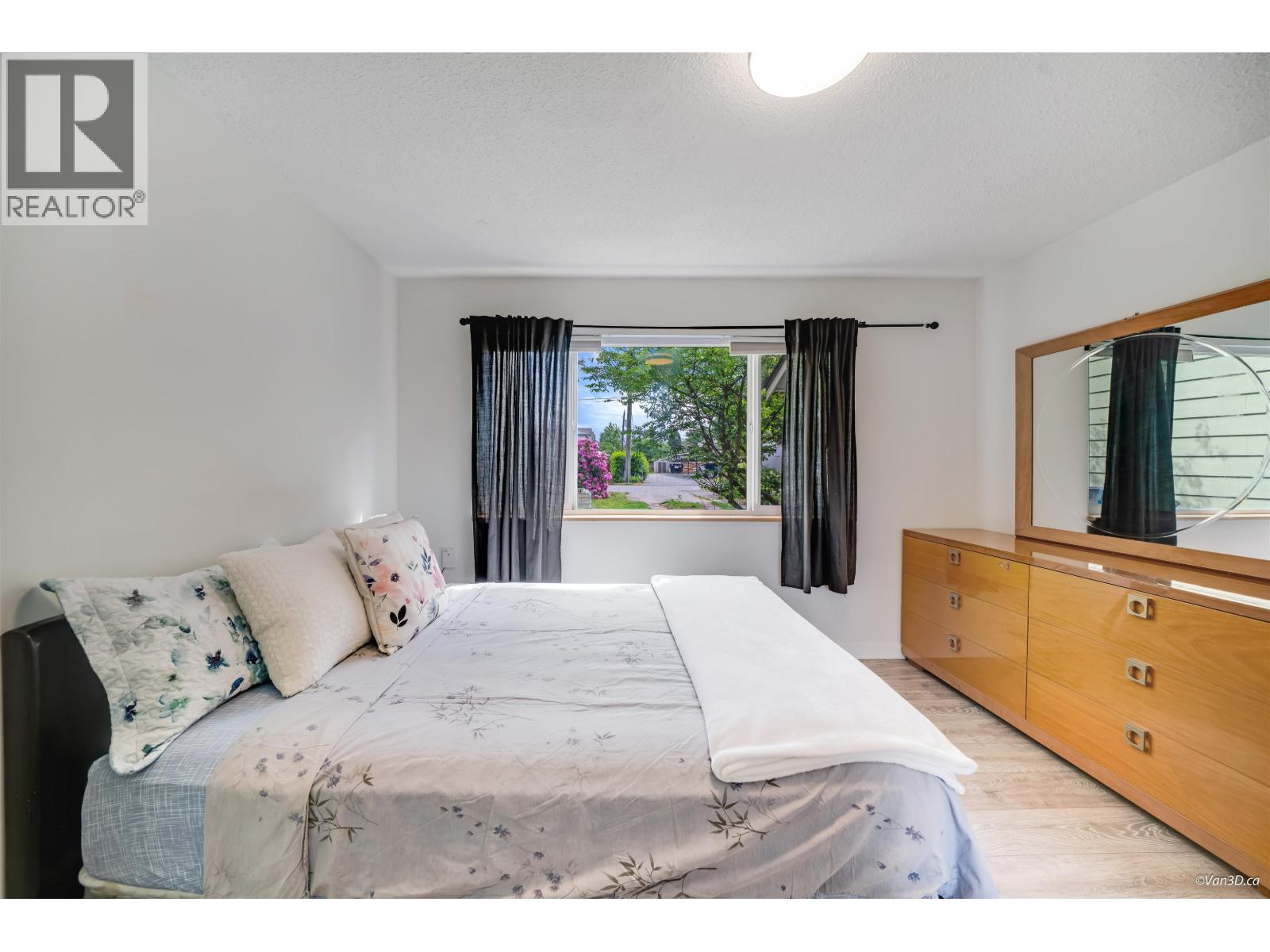 2535 GORDON AVENUE, Port Coquitlam