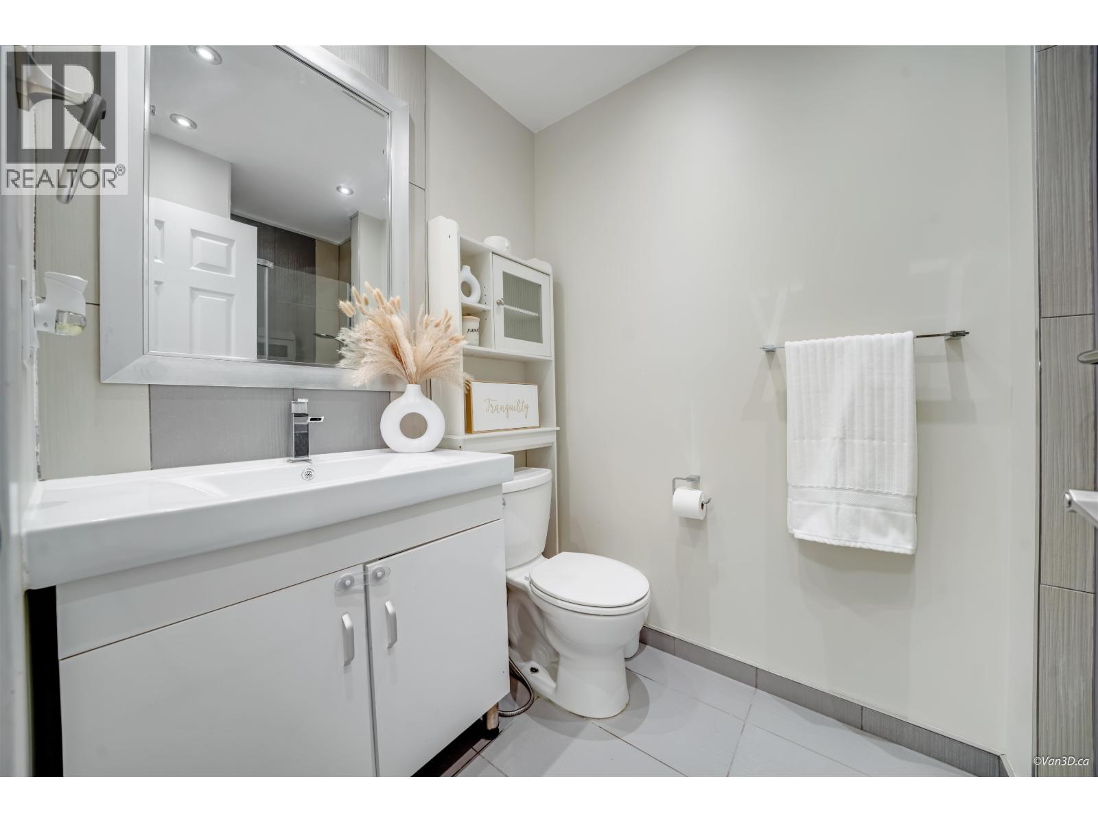 2535 GORDON AVENUE, Port Coquitlam