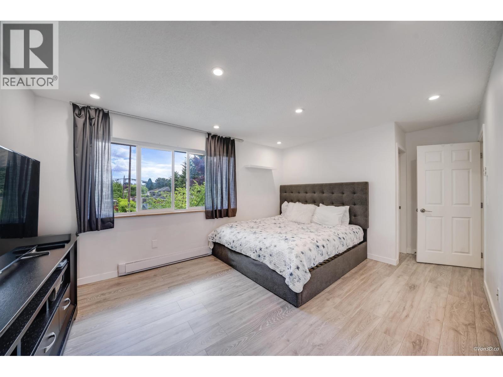 2535 GORDON AVENUE, Port Coquitlam