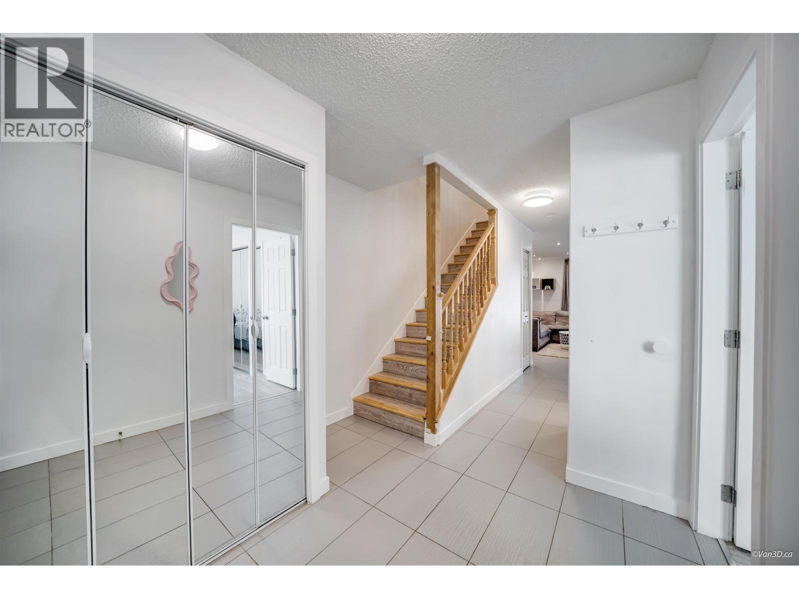 2535 GORDON AVENUE, Port Coquitlam