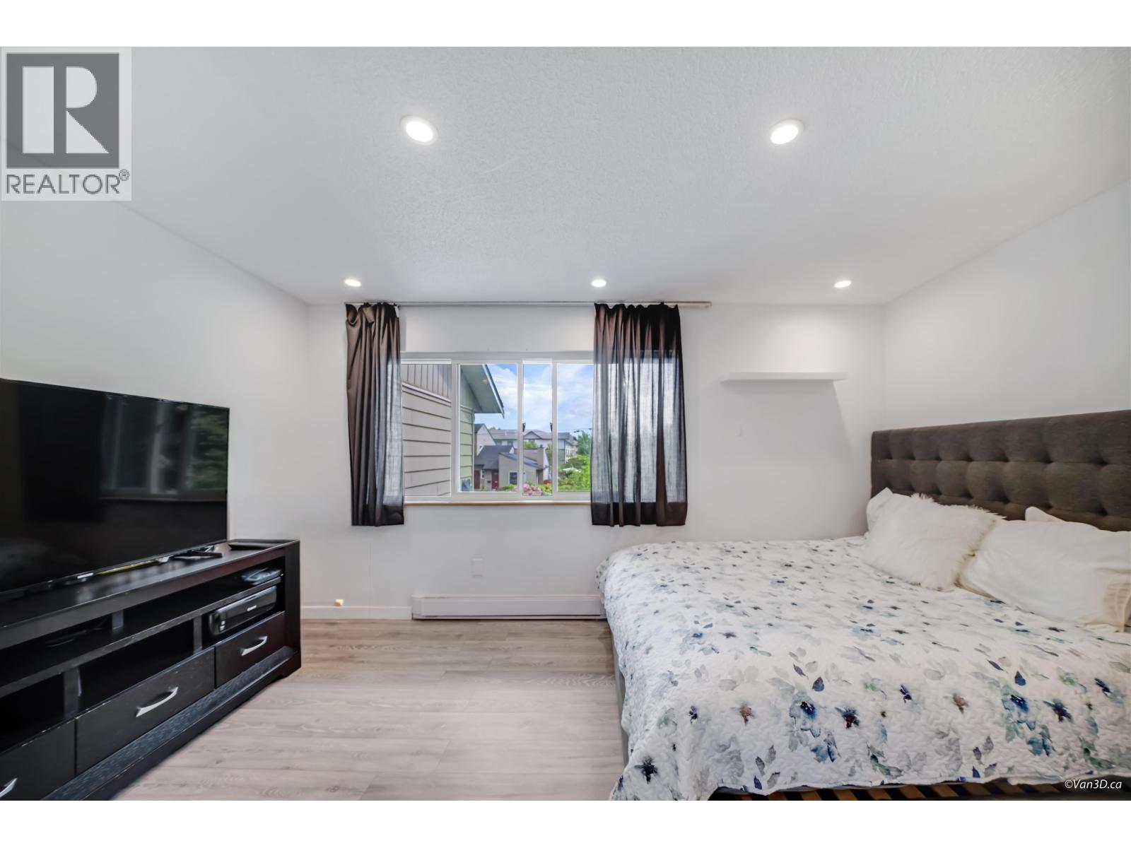 2535 GORDON AVENUE, Port Coquitlam