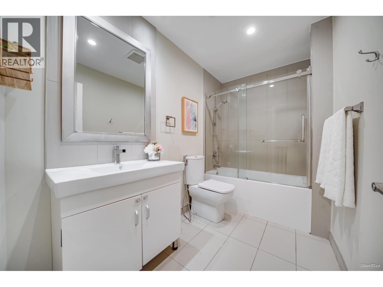2535 GORDON AVENUE, Port Coquitlam
