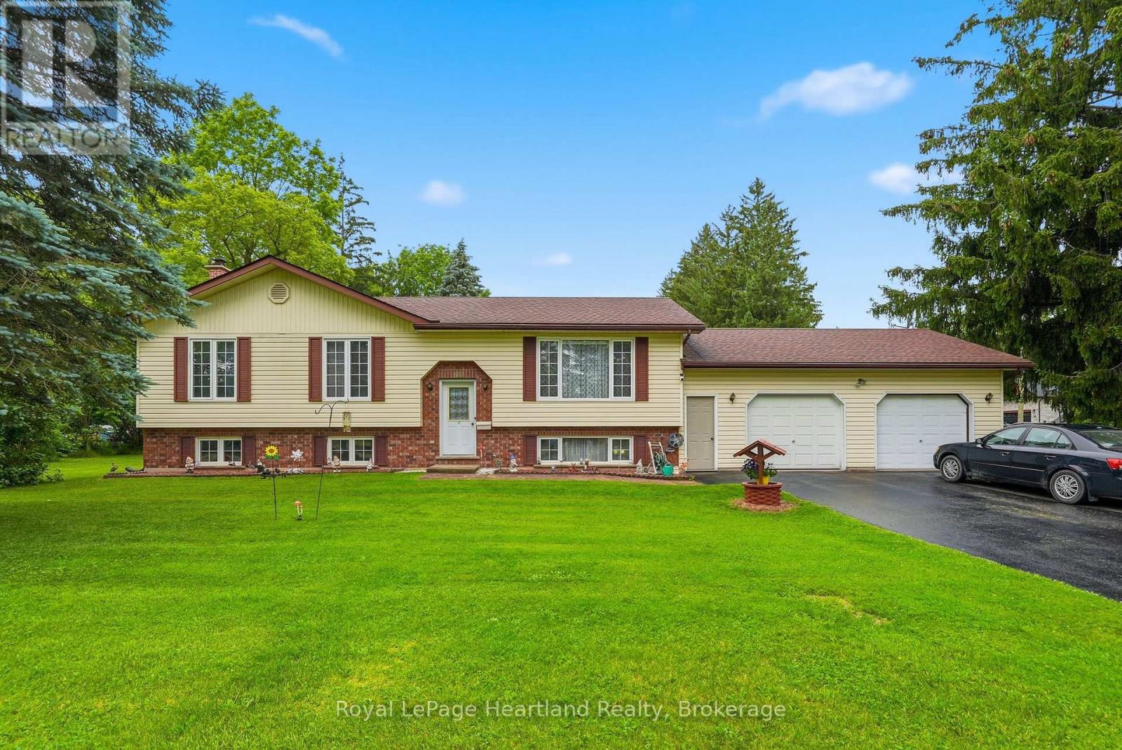 947 CAROLINE STREET - 1