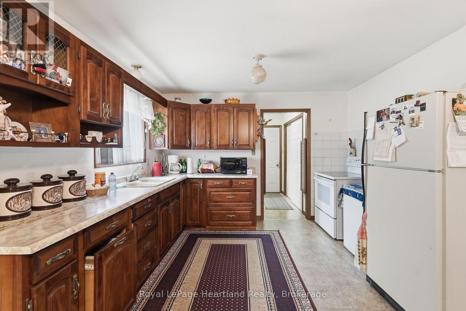 947 CAROLINE STREET - 10