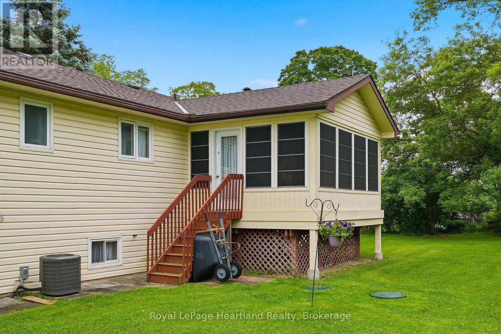 947 CAROLINE STREET - 27