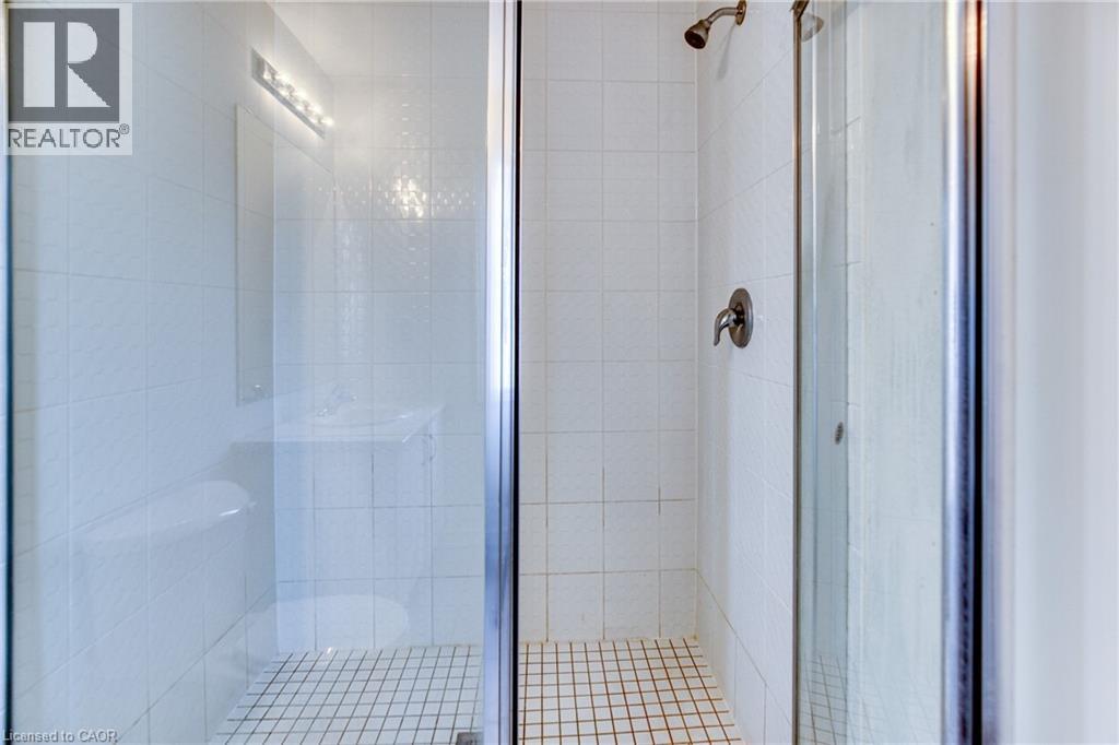 12 HYLTON Drive - Image 25