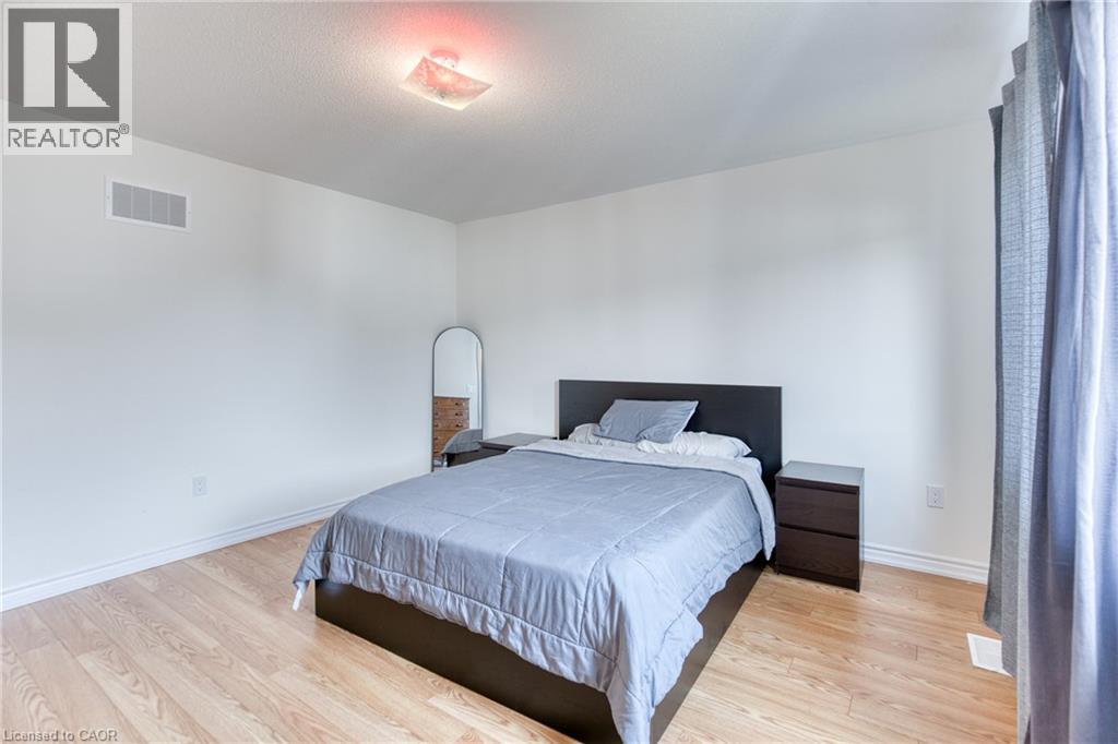 12 HYLTON Drive - 26