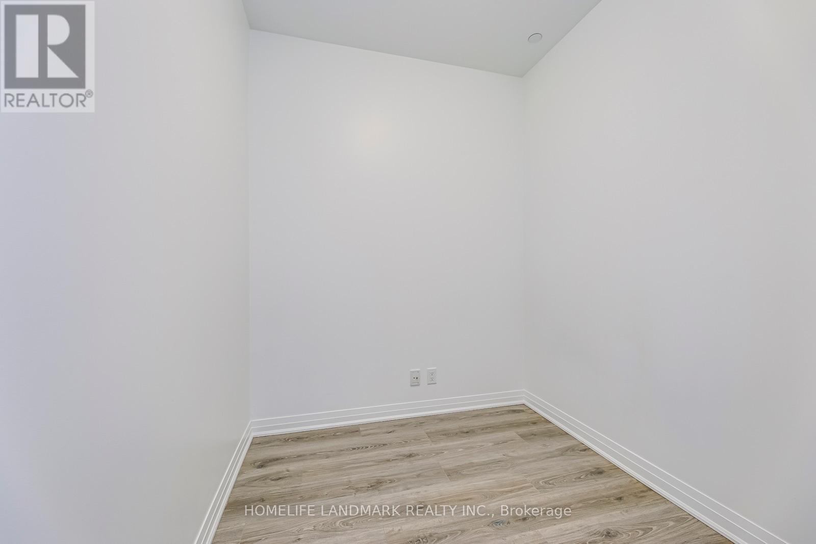 #403 128 GROVEWOOD COMMON - 21