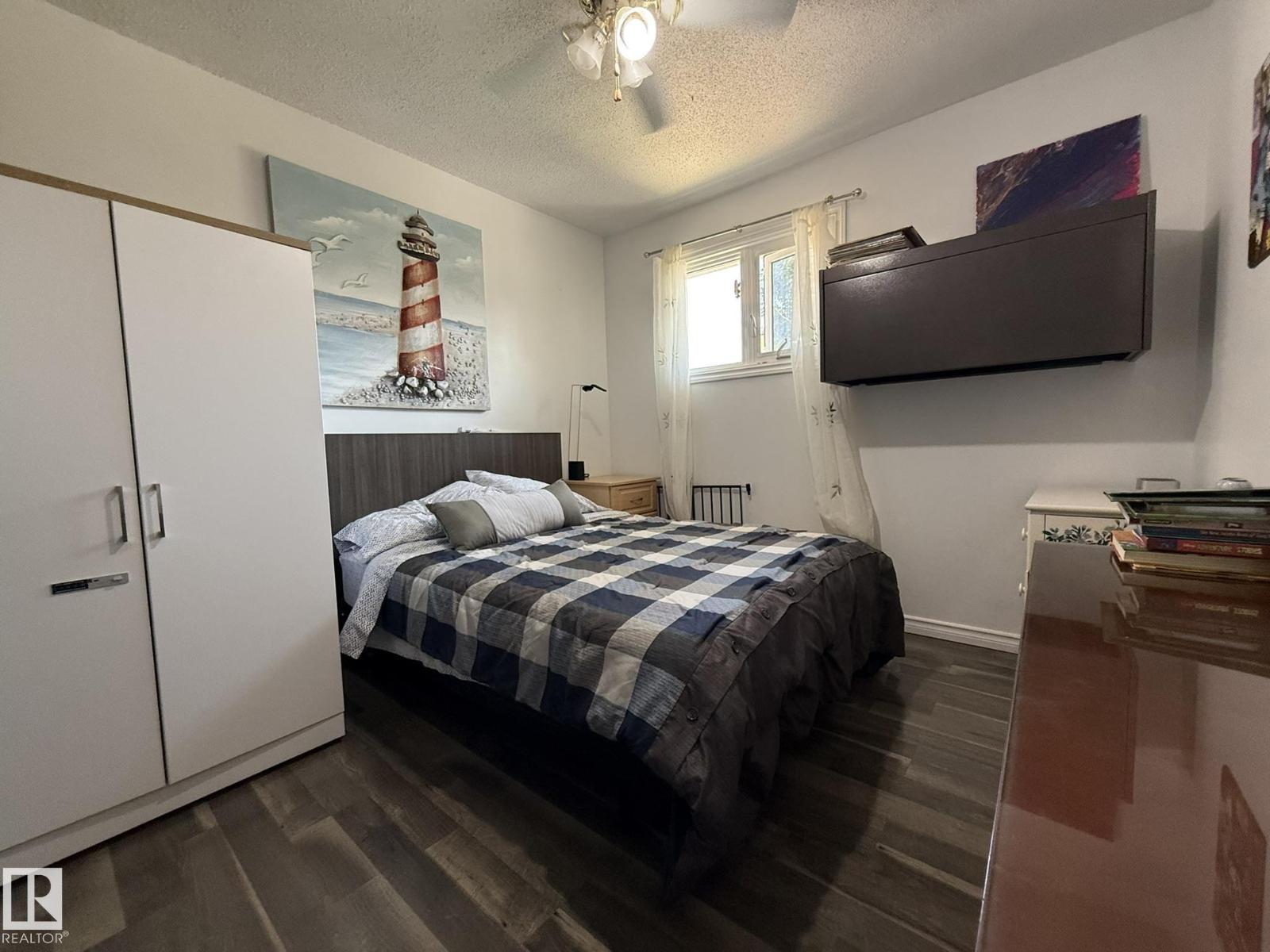 10837 155 ST NW - 16