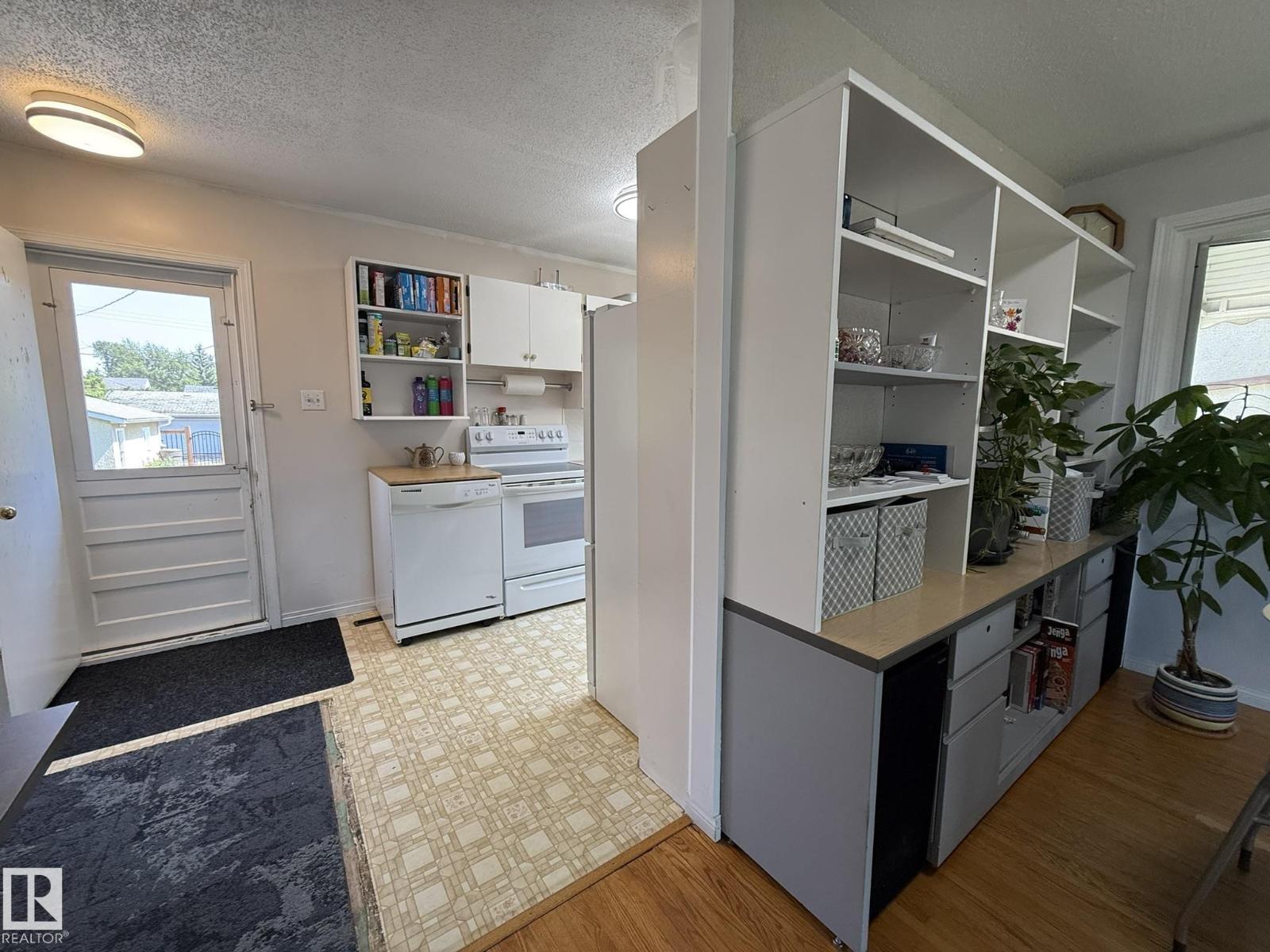 10837 155 ST NW - 9
