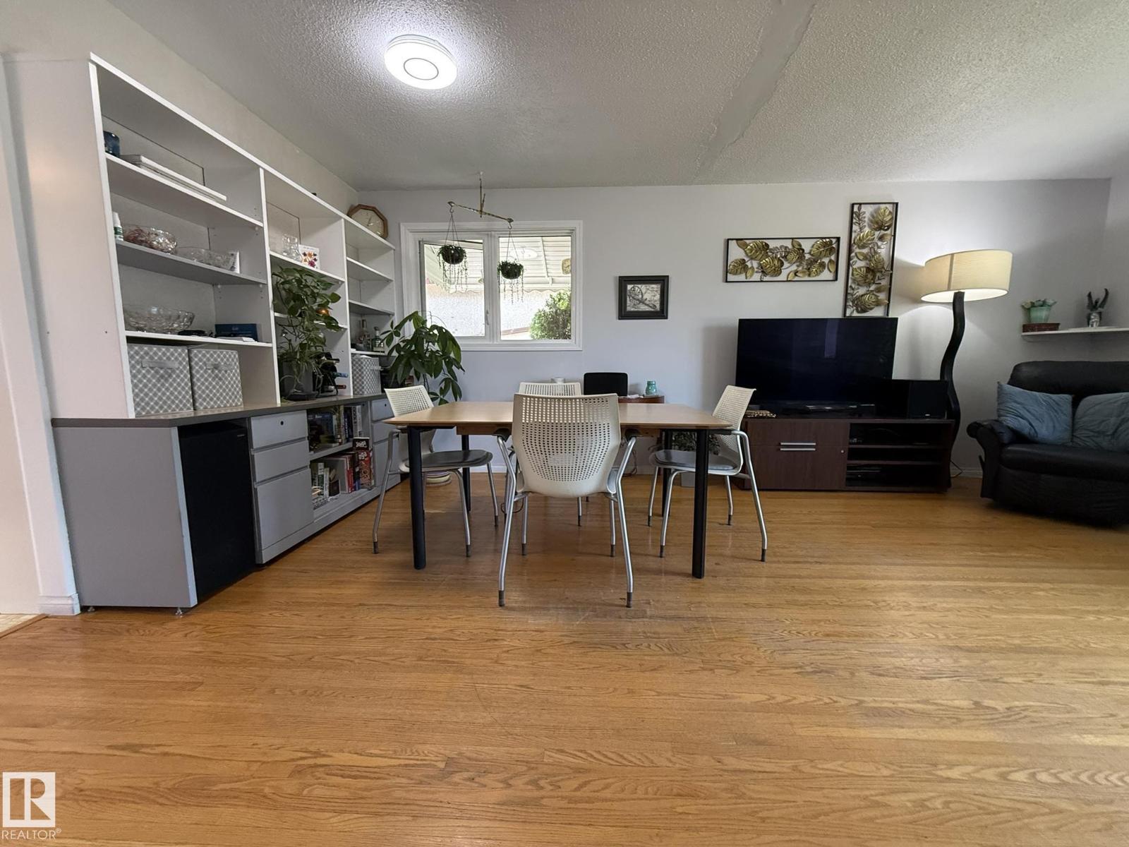 10837 155 ST NW - 8
