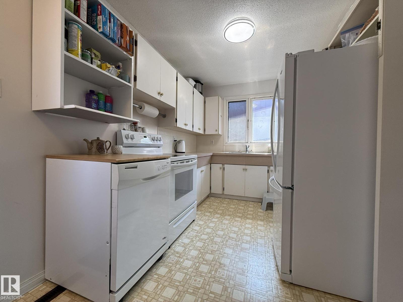 10837 155 ST NW - Image 11