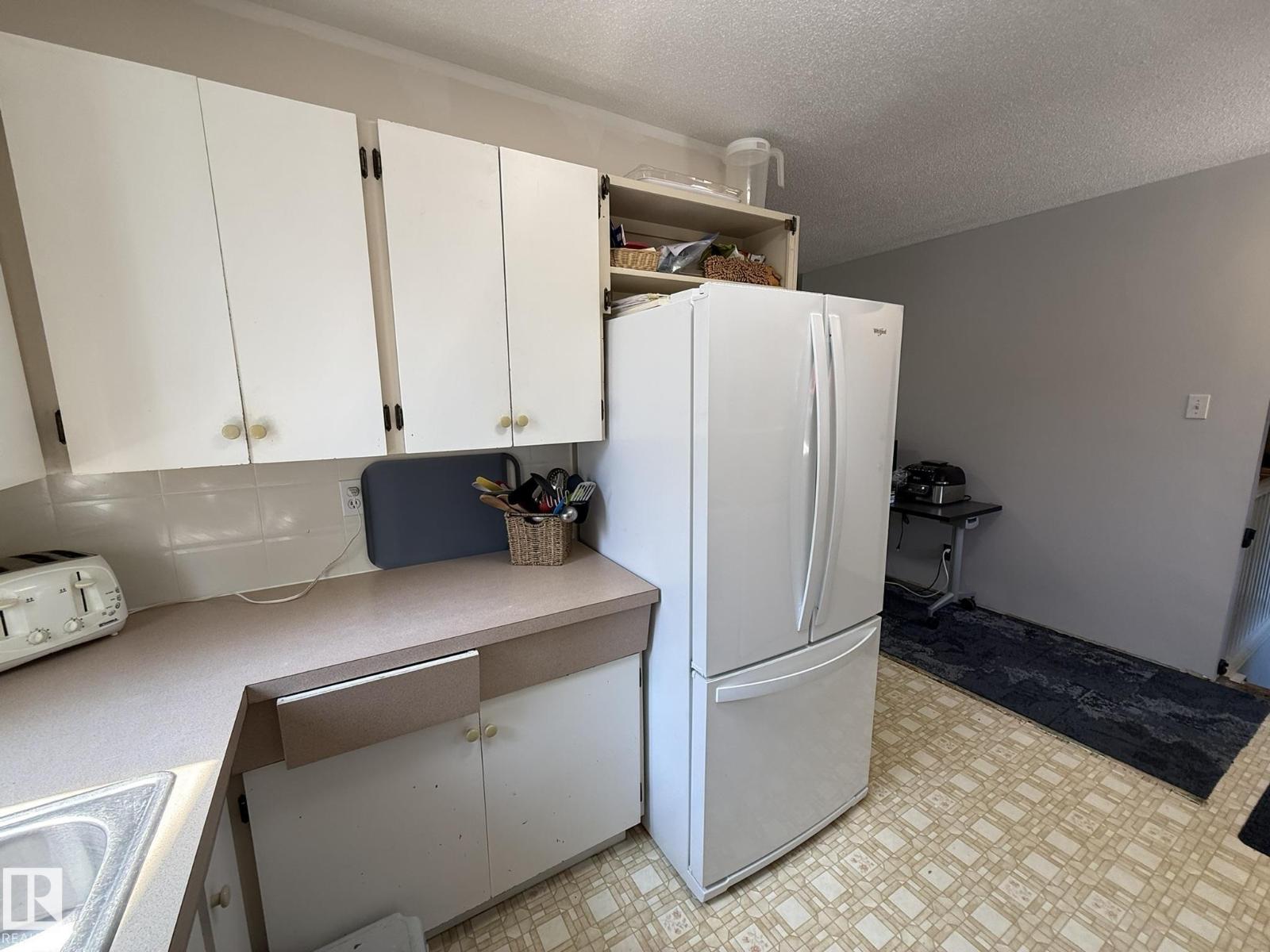 10837 155 ST NW - Image 13