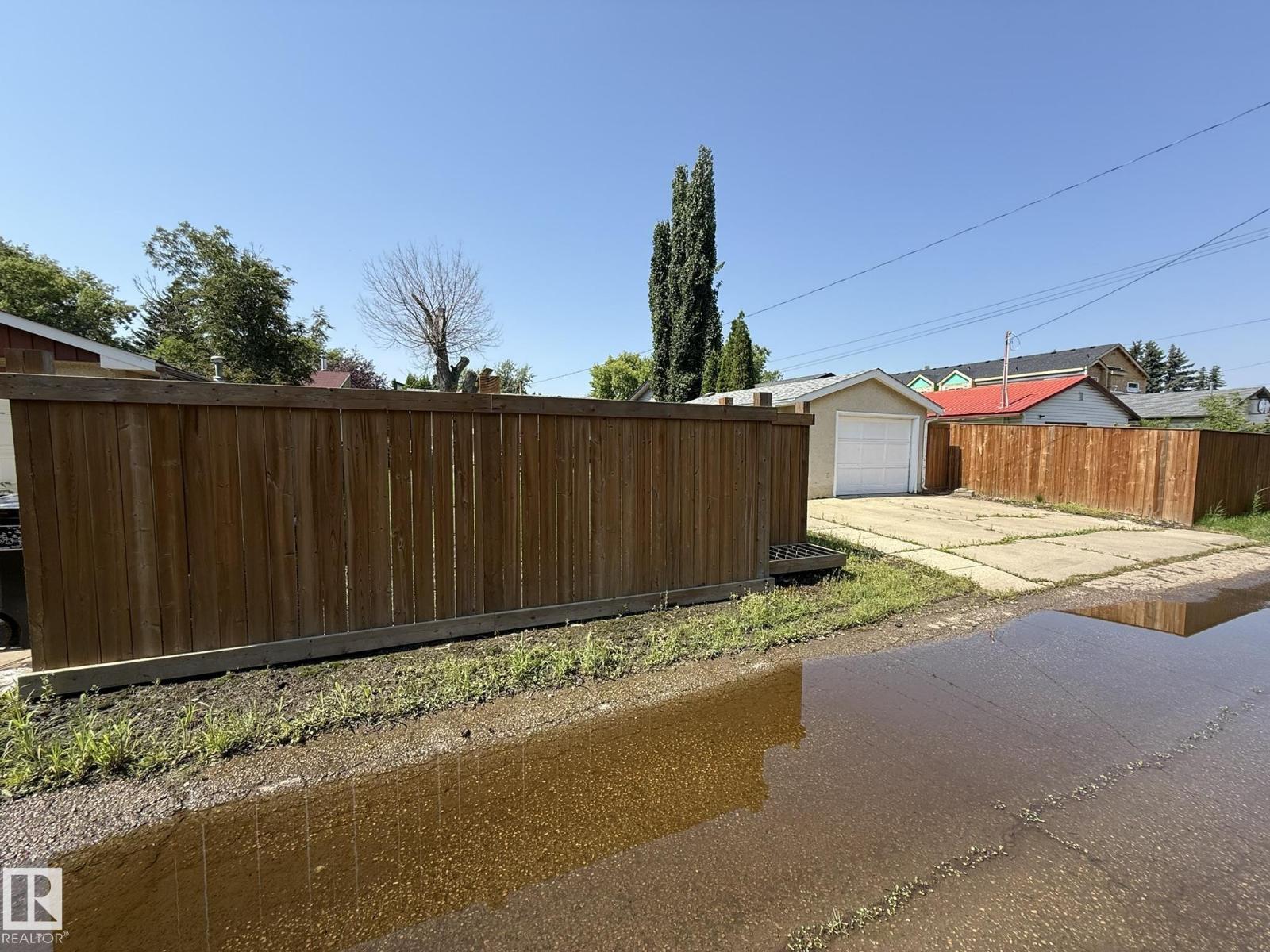 10837 155 ST NW - 46