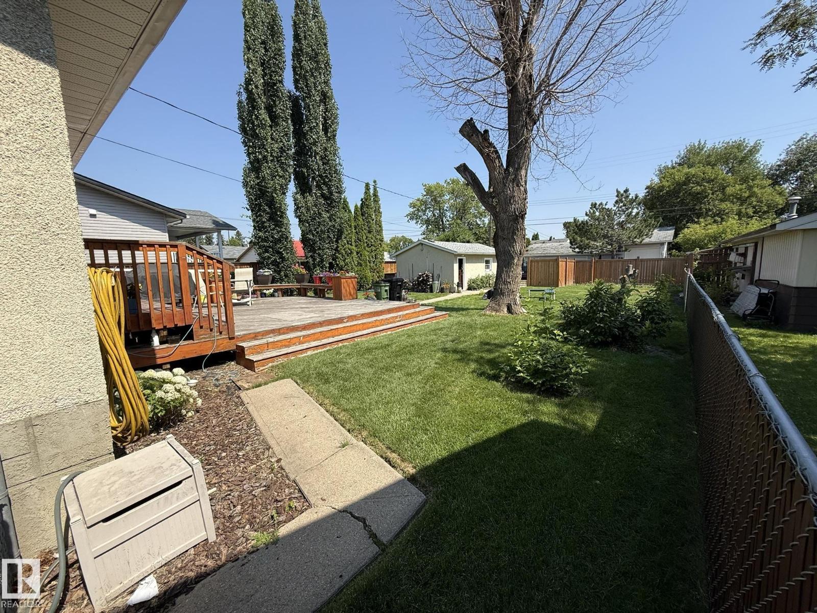10837 155 ST NW - 37
